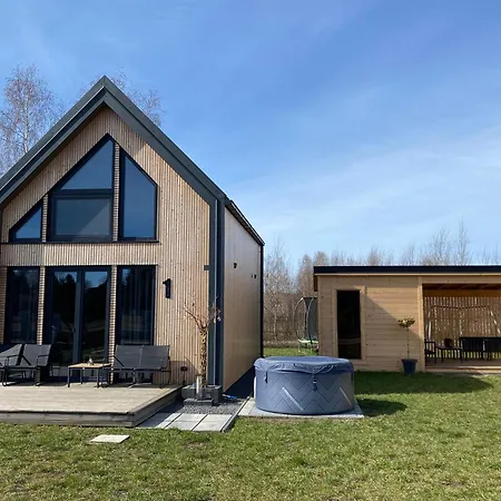 Mazurska Stodola Na Polwyspie Pilchowskim